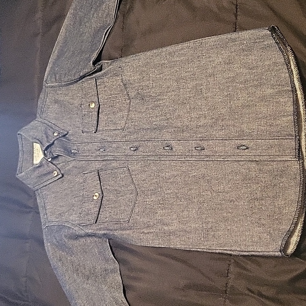 NWOT  Top Hand Co op Boys Shirt